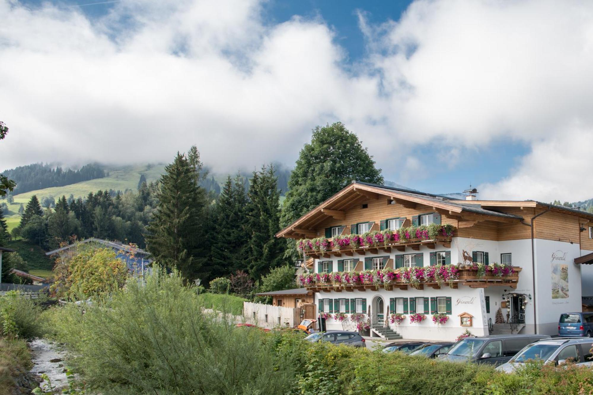 Gourmet-Hotel Gruenwald ليوغانغ المظهر الخارجي الصورة