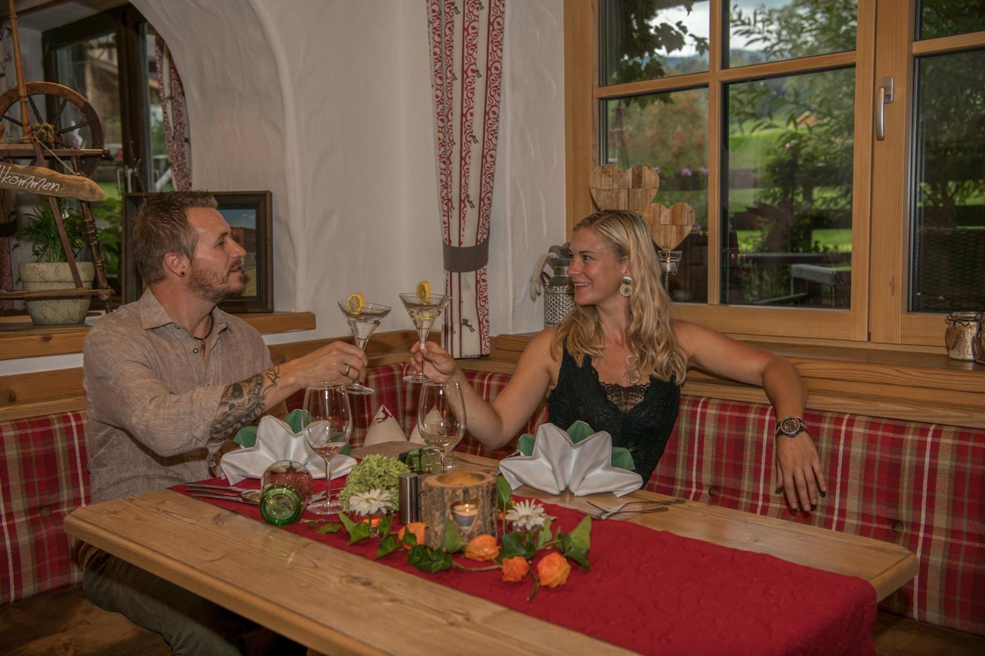 Gourmet-Hotel Gruenwald ليوغانغ المظهر الخارجي الصورة