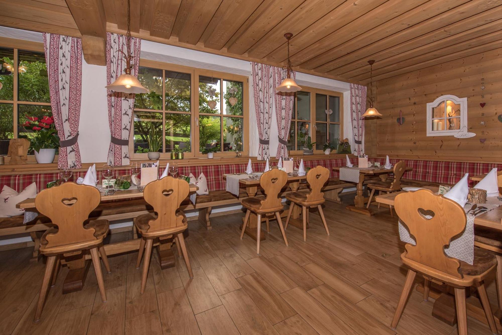 Gourmet-Hotel Gruenwald ليوغانغ المظهر الخارجي الصورة