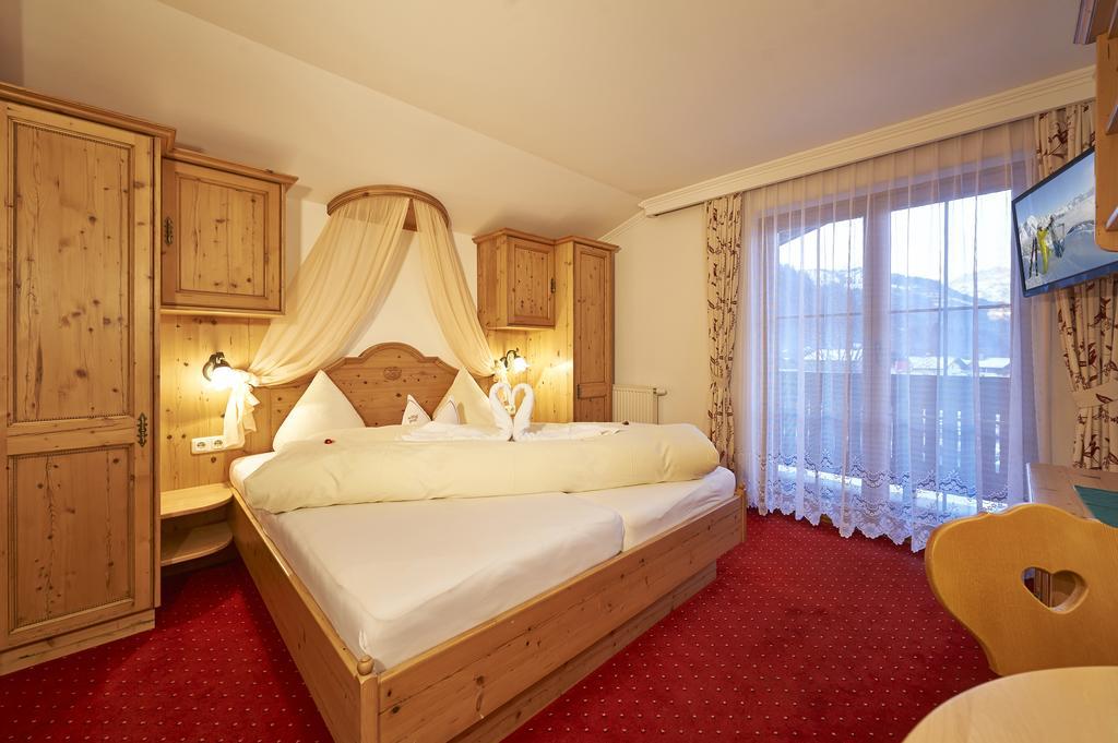 Gourmet-Hotel Gruenwald ليوغانغ المظهر الخارجي الصورة